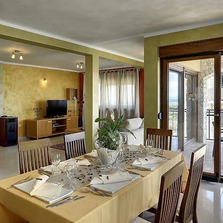 Holiday Marlera Vakantiehuis Ližnjan